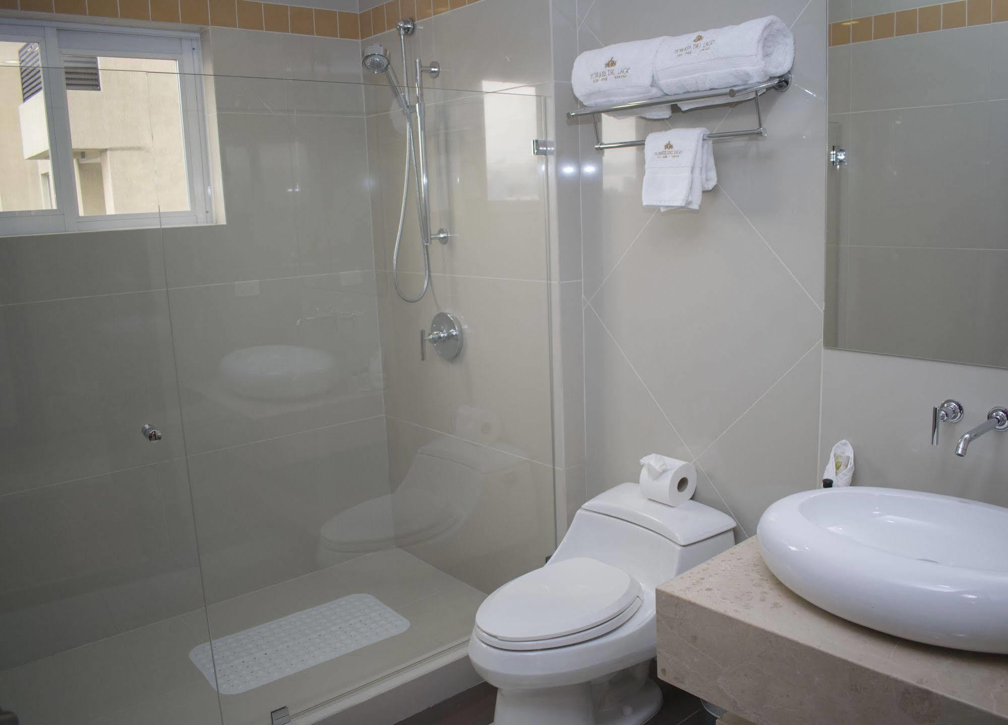 Torres Del Lago Suites And Apartments San José Dış mekan fotoğraf