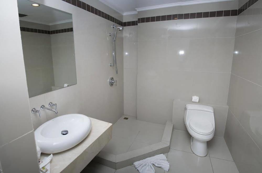 Torres Del Lago Suites And Apartments San José Dış mekan fotoğraf